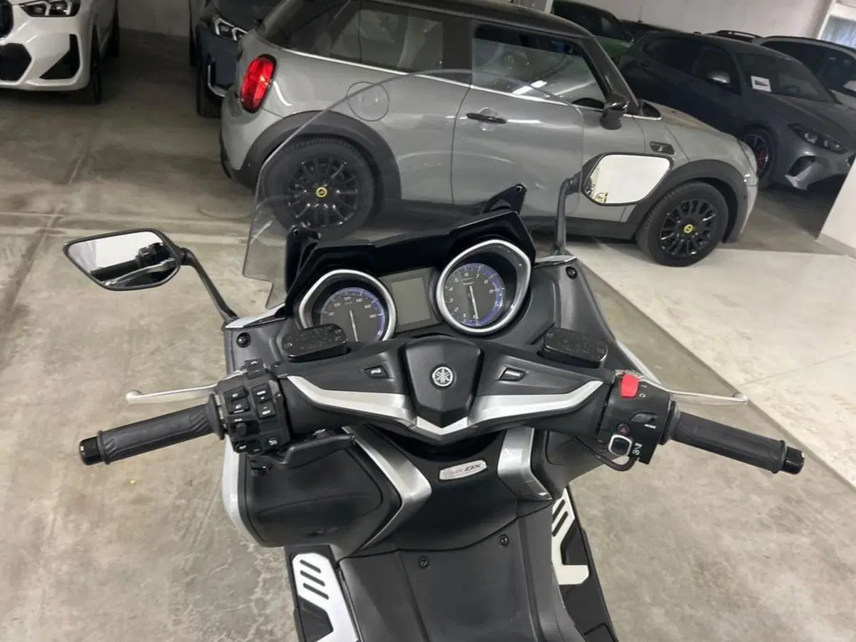 Yamaha T-Max 530 DX (2017 - 19) (6)