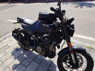 Husqvarna Svartpilen 401 (2021 - 23) usata