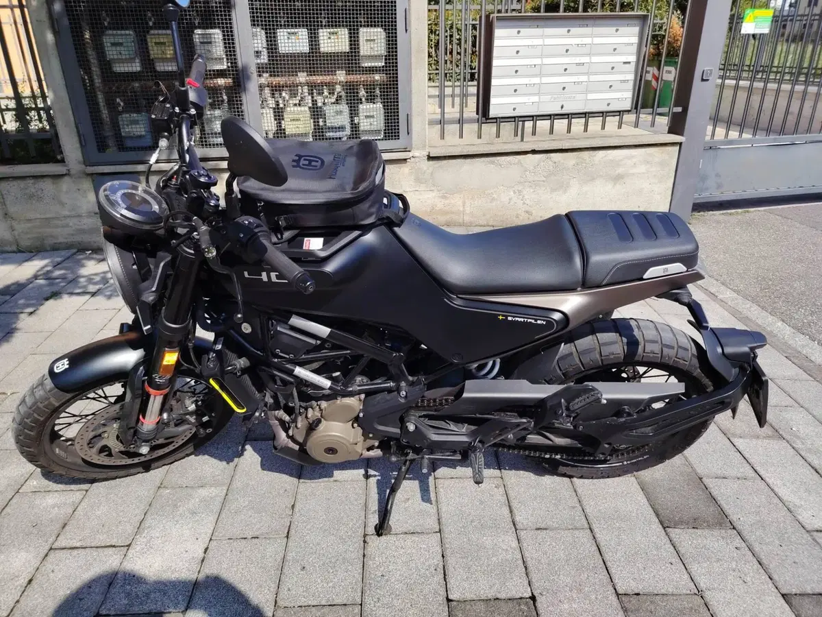 Husqvarna Svartpilen 401 (2021 - 23) (3)