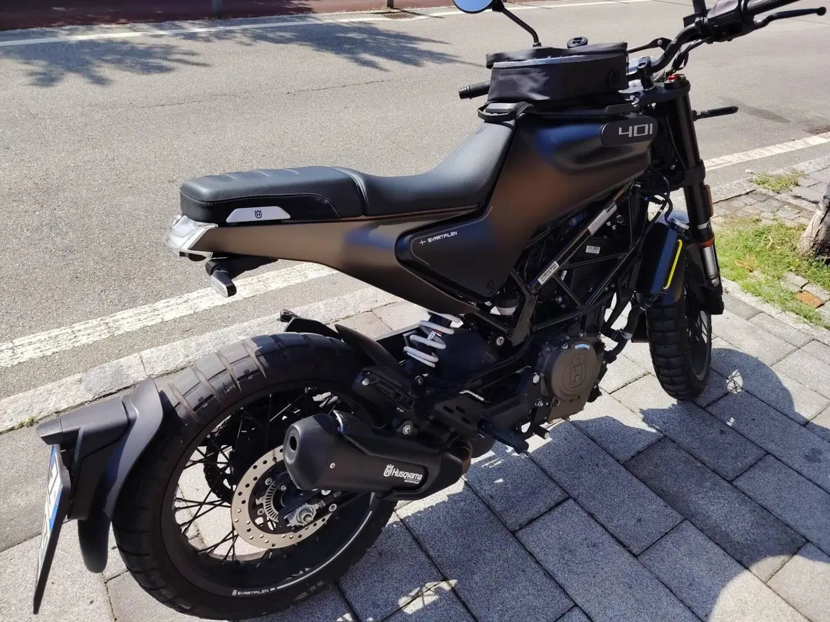 Husqvarna Svartpilen 401 (2021 - 23) (6)