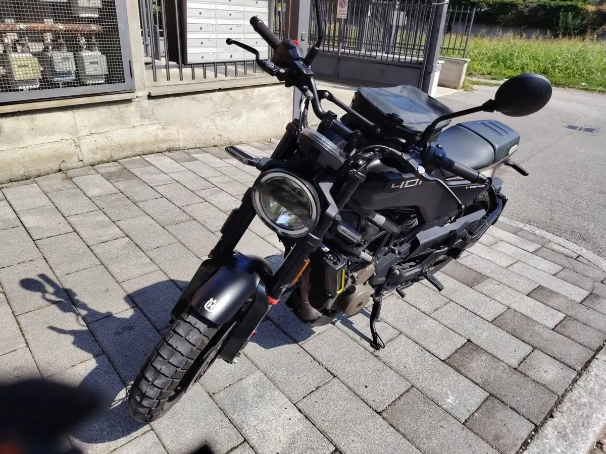 Husqvarna Svartpilen 401 (2021 - 23) (8)