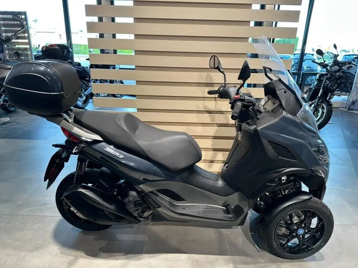 Piaggio MP3 310 Sport (2025 - 26) (2)