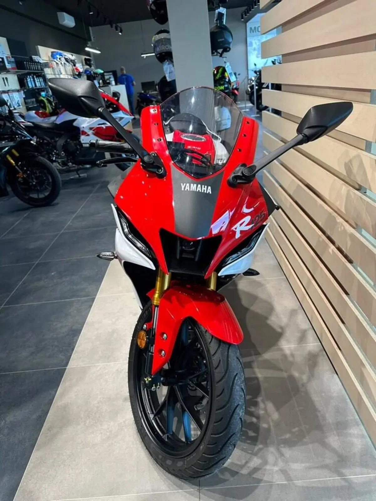 Yamaha YZF R125 70th (2026) (4)