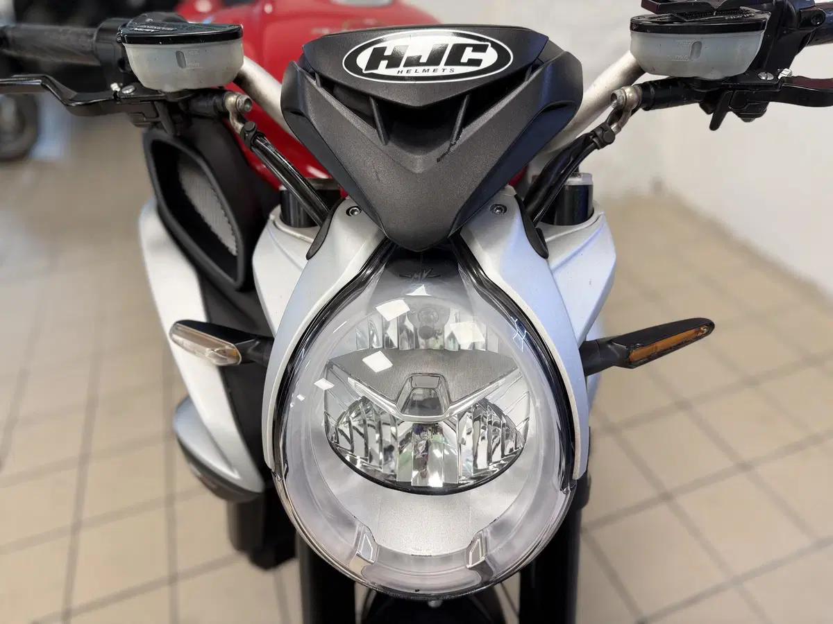 MV Agusta Brutale 800 EAS ABS (2016 - 19) (8)