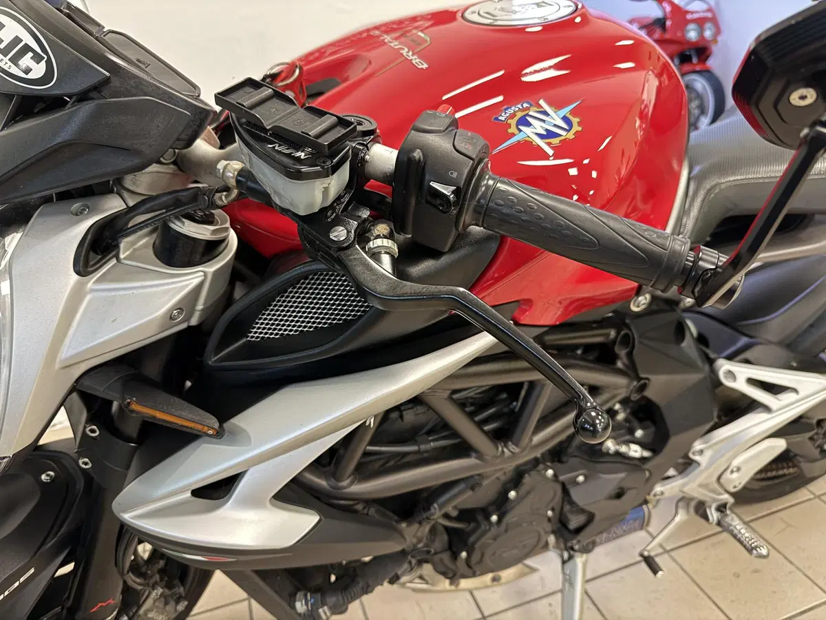 MV Agusta Brutale 800 EAS ABS (2016 - 19) (9)