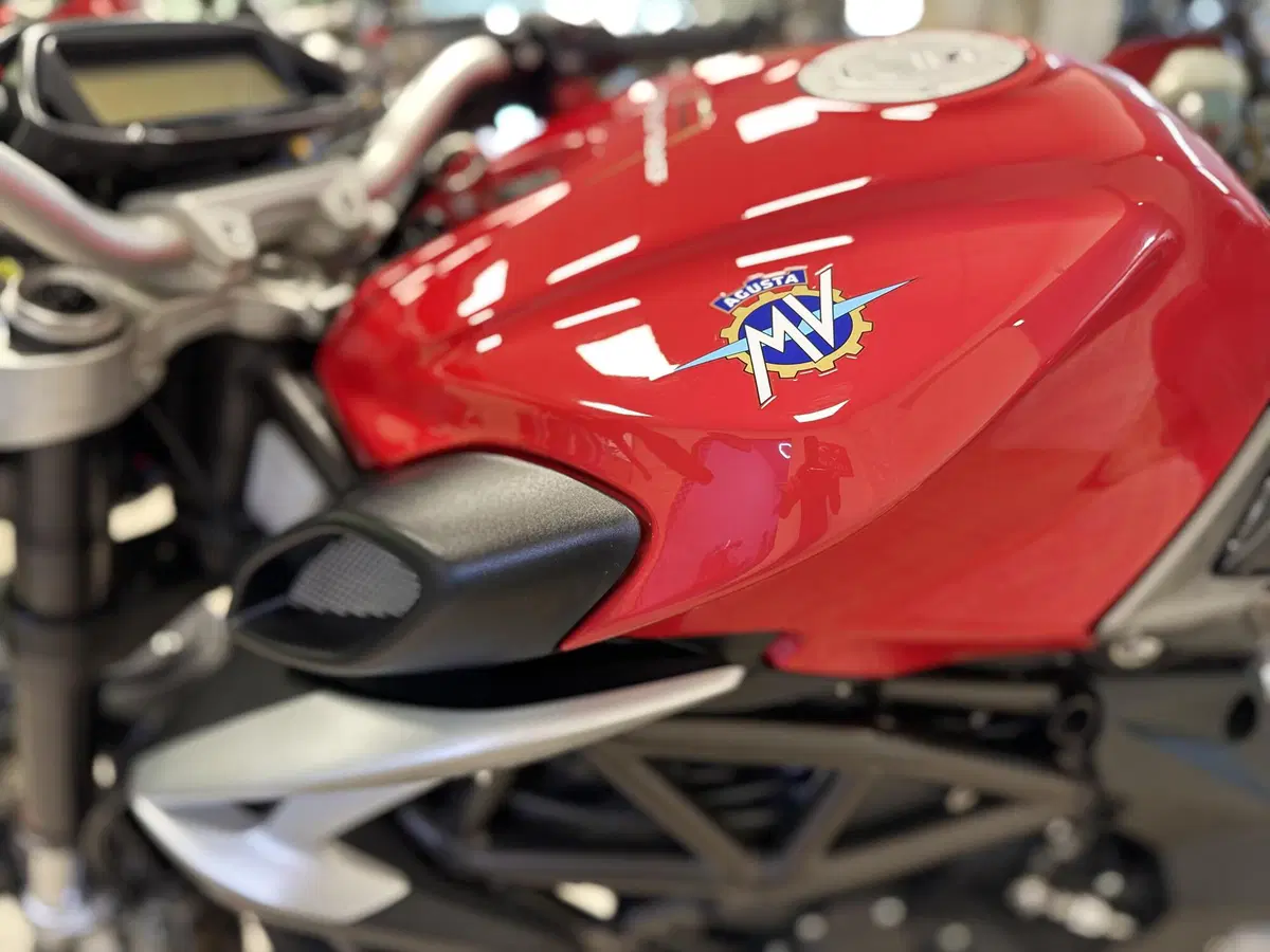 MV Agusta Brutale 800 EAS ABS (2016 - 19) (11)
