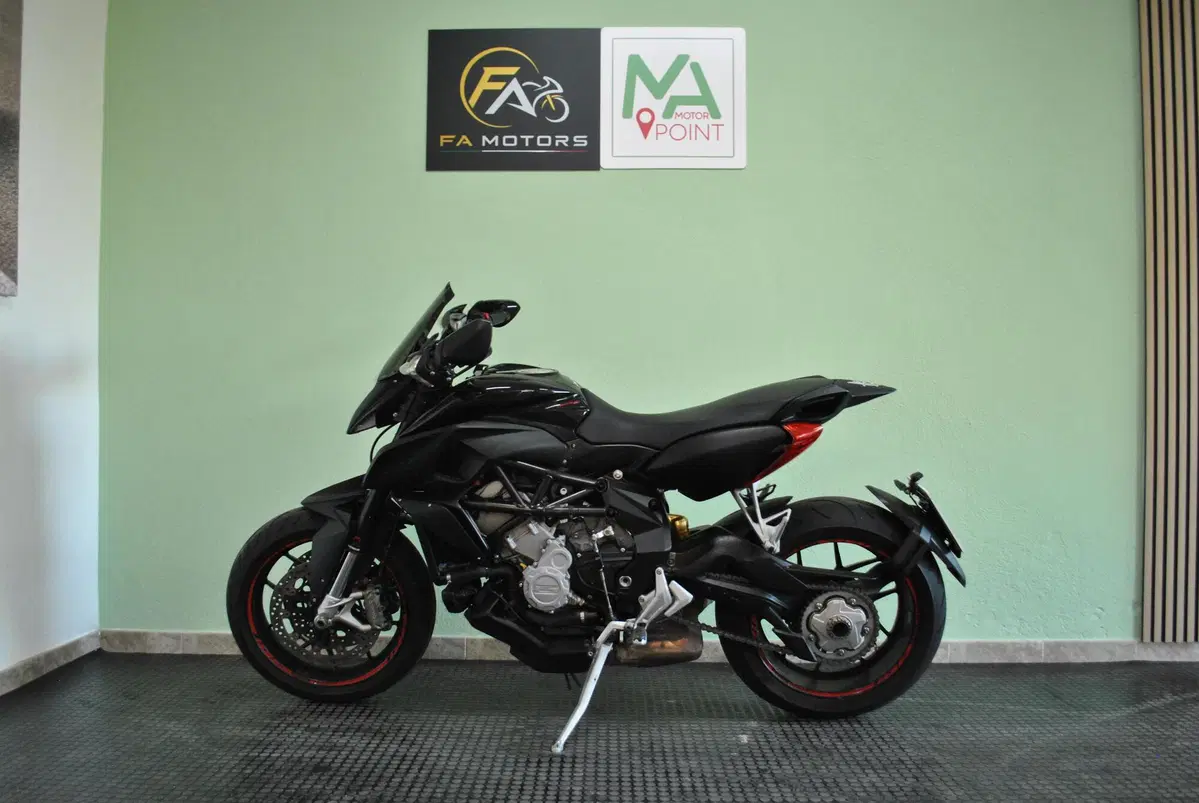 MV Agusta Rivale 800 EAS ABS (2013 - 17) (7)