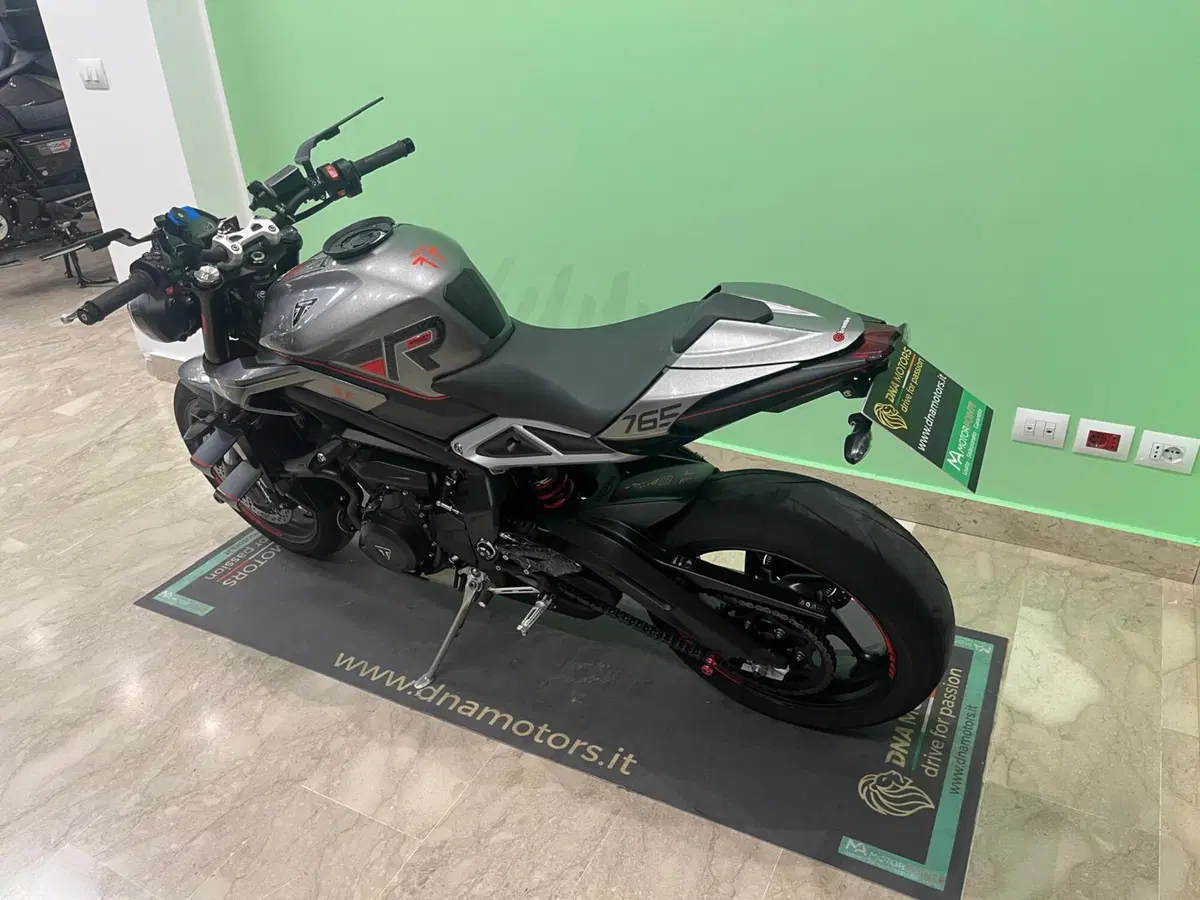 Triumph Street Triple 765 R (2023 - 26) (4)