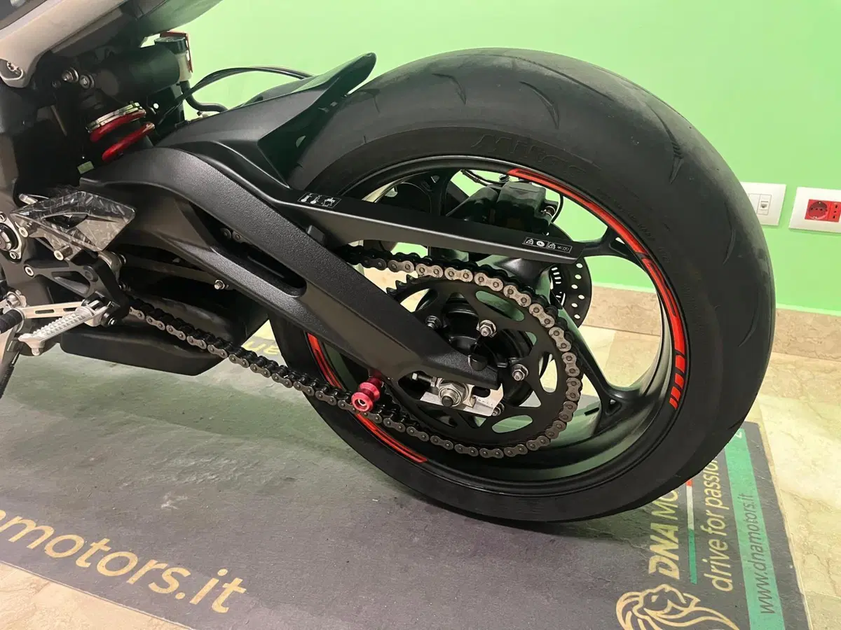 Triumph Street Triple 765 R (2023 - 26) (5)