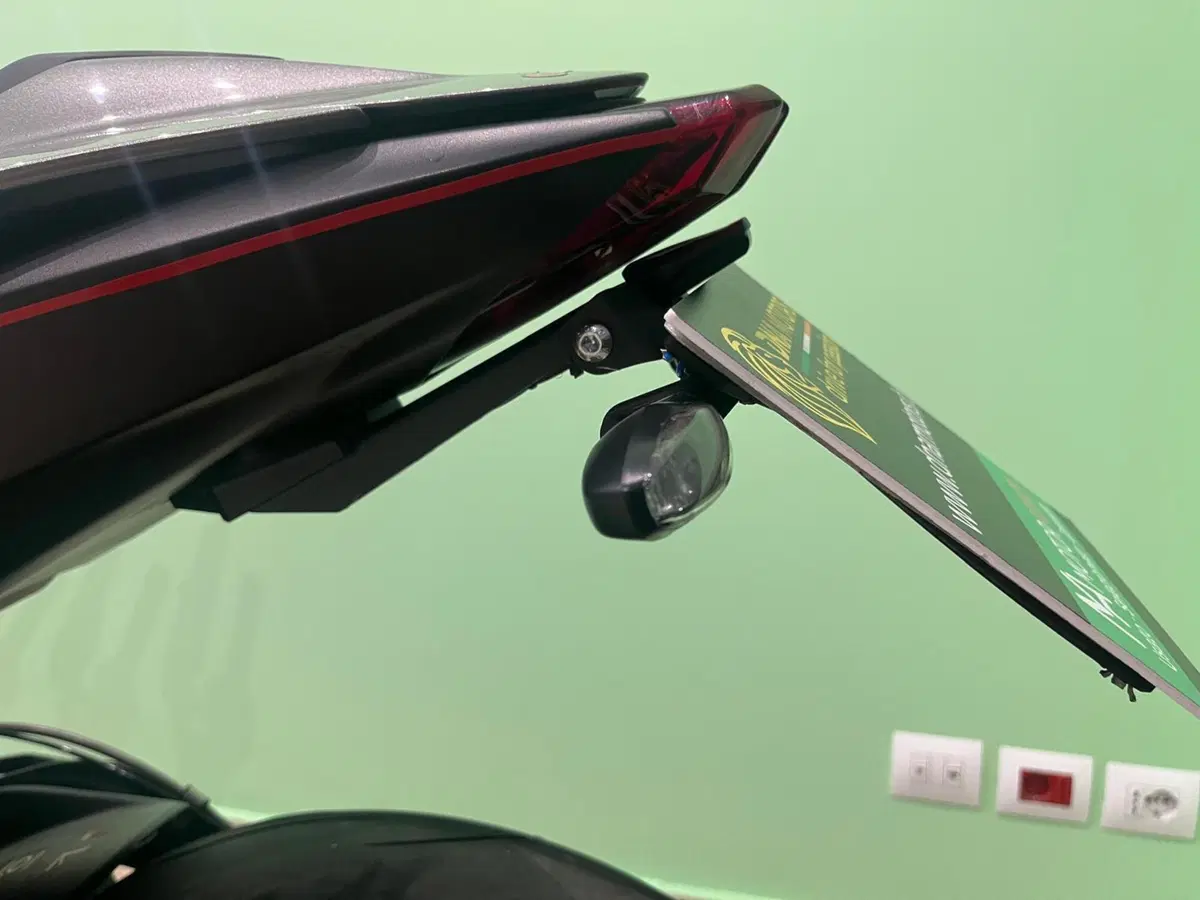 Triumph Street Triple 765 R (2023 - 26) (6)