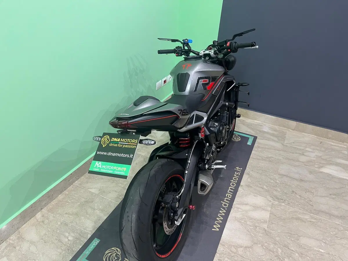 Triumph Street Triple 765 R (2023 - 26) (9)