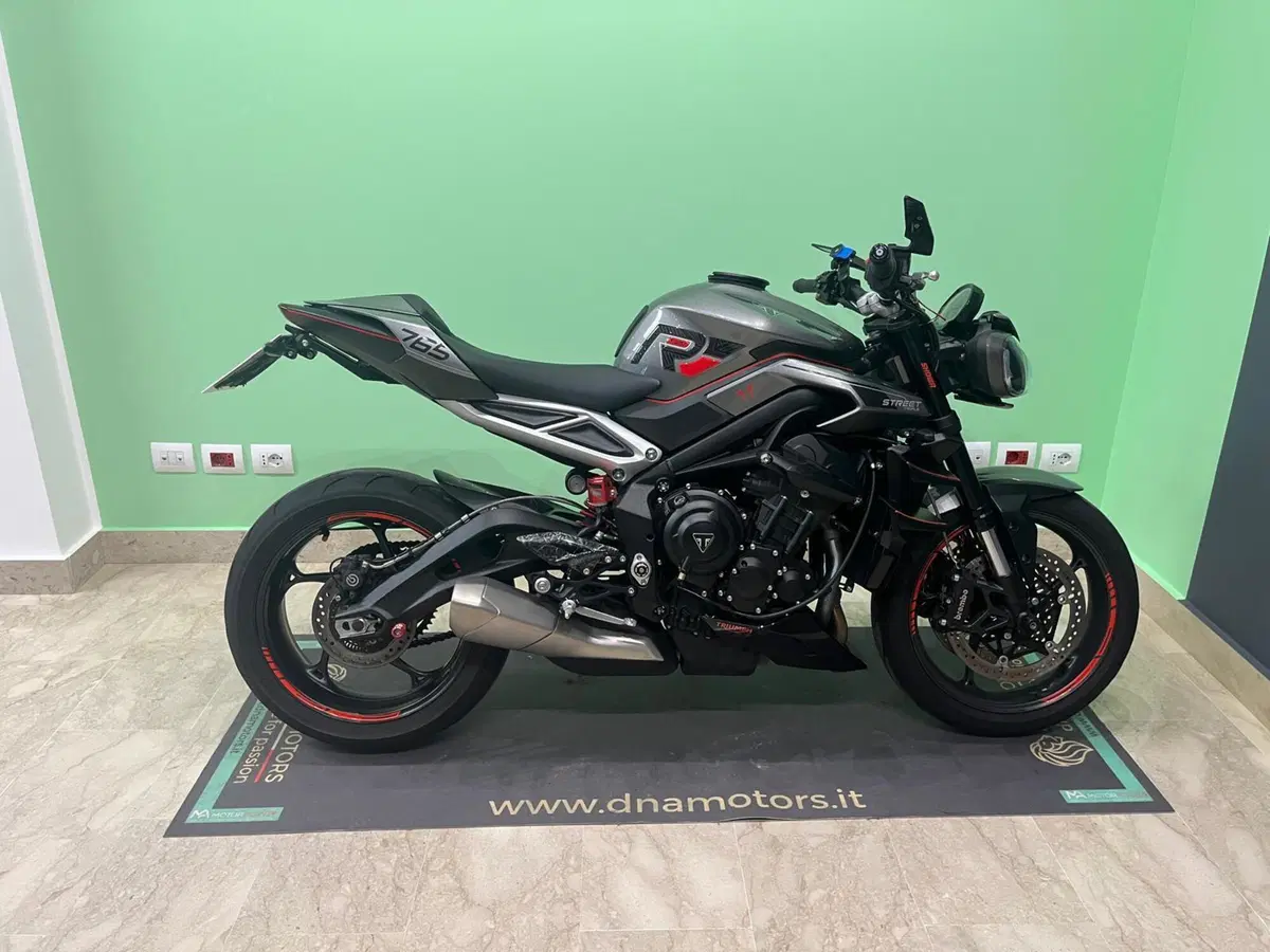 Triumph Street Triple 765 R (2023 - 26) (12)