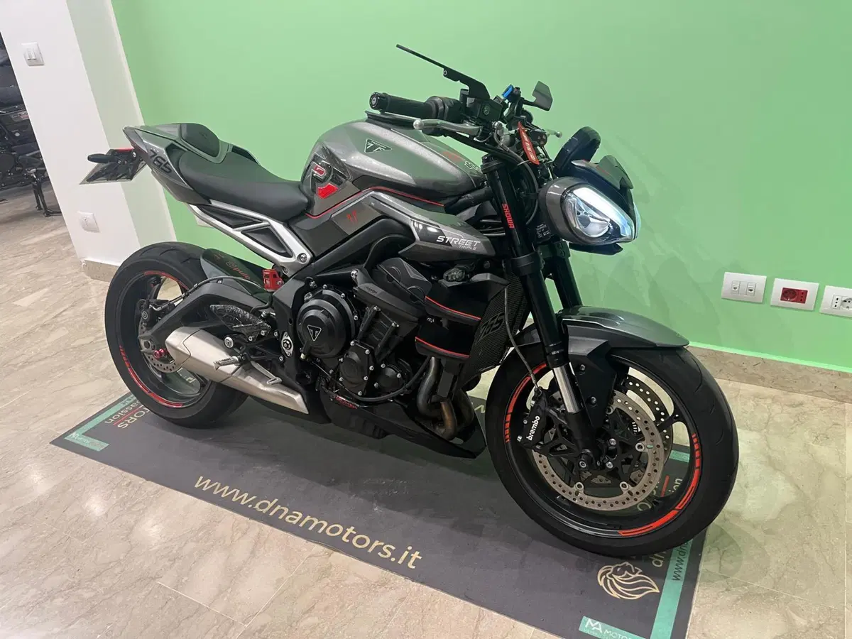 Triumph Street Triple 765 R (2023 - 26) (13)