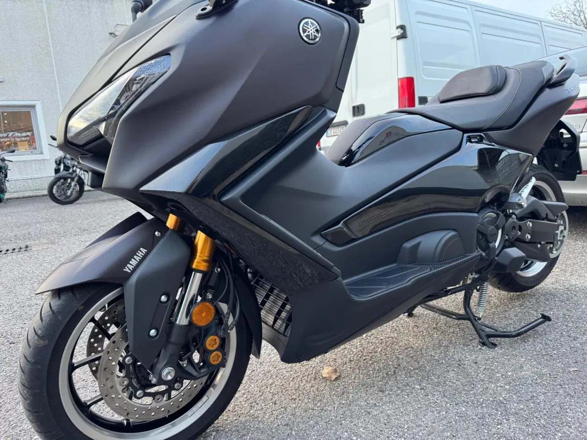 Yamaha T-Max 560 Tech Max (2022 - 24) (3)