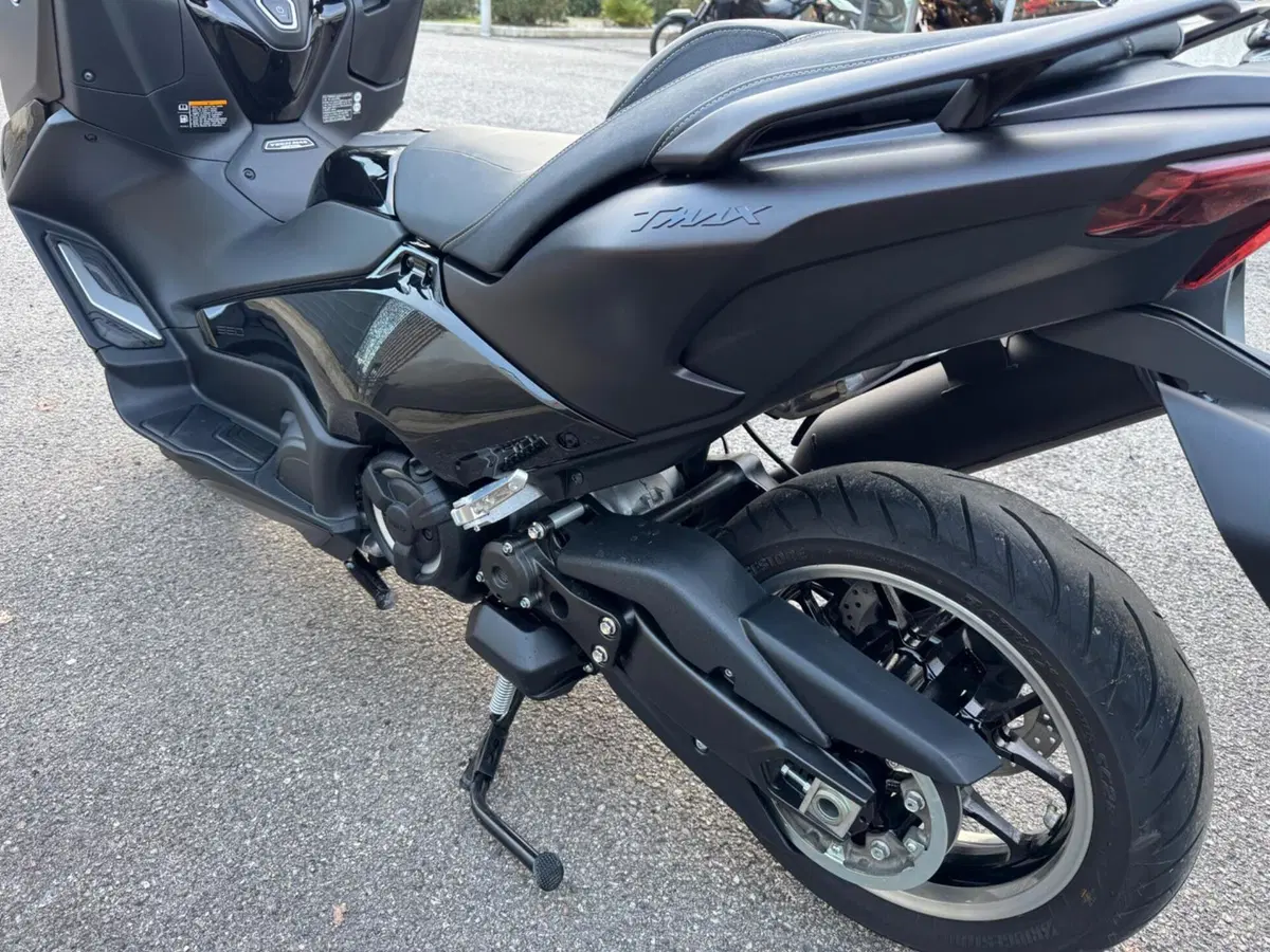 Yamaha T-Max 560 Tech Max (2022 - 24) (4)