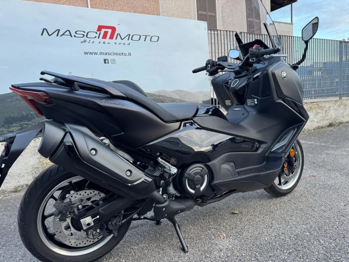 Yamaha T-Max 560 Tech Max (2022 - 24) (5)