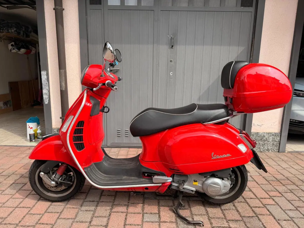 Vespa GTS 300 Super ABS (2014 - 16) (4)