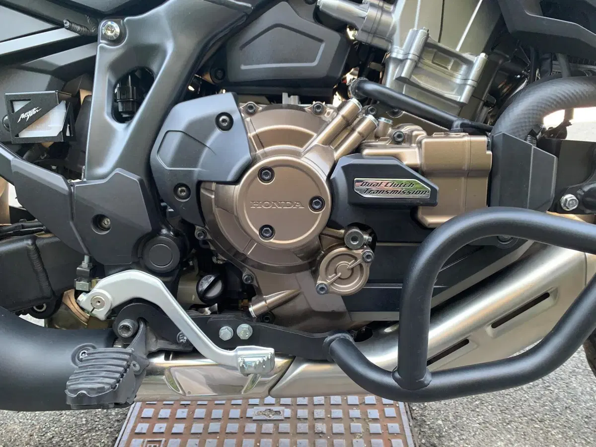 Honda Africa Twin CRF 1100L (2022 - 23) (4)