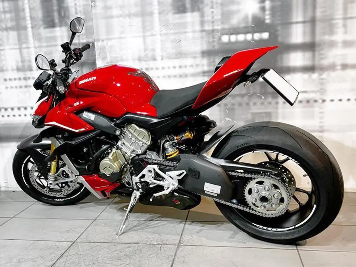 Ducati Streetfighter V4 1100 (2020) (2)