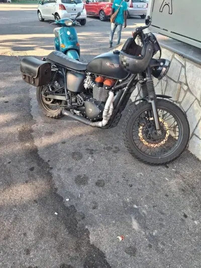 Triumph Bonneville T100 SE (2014) usata
