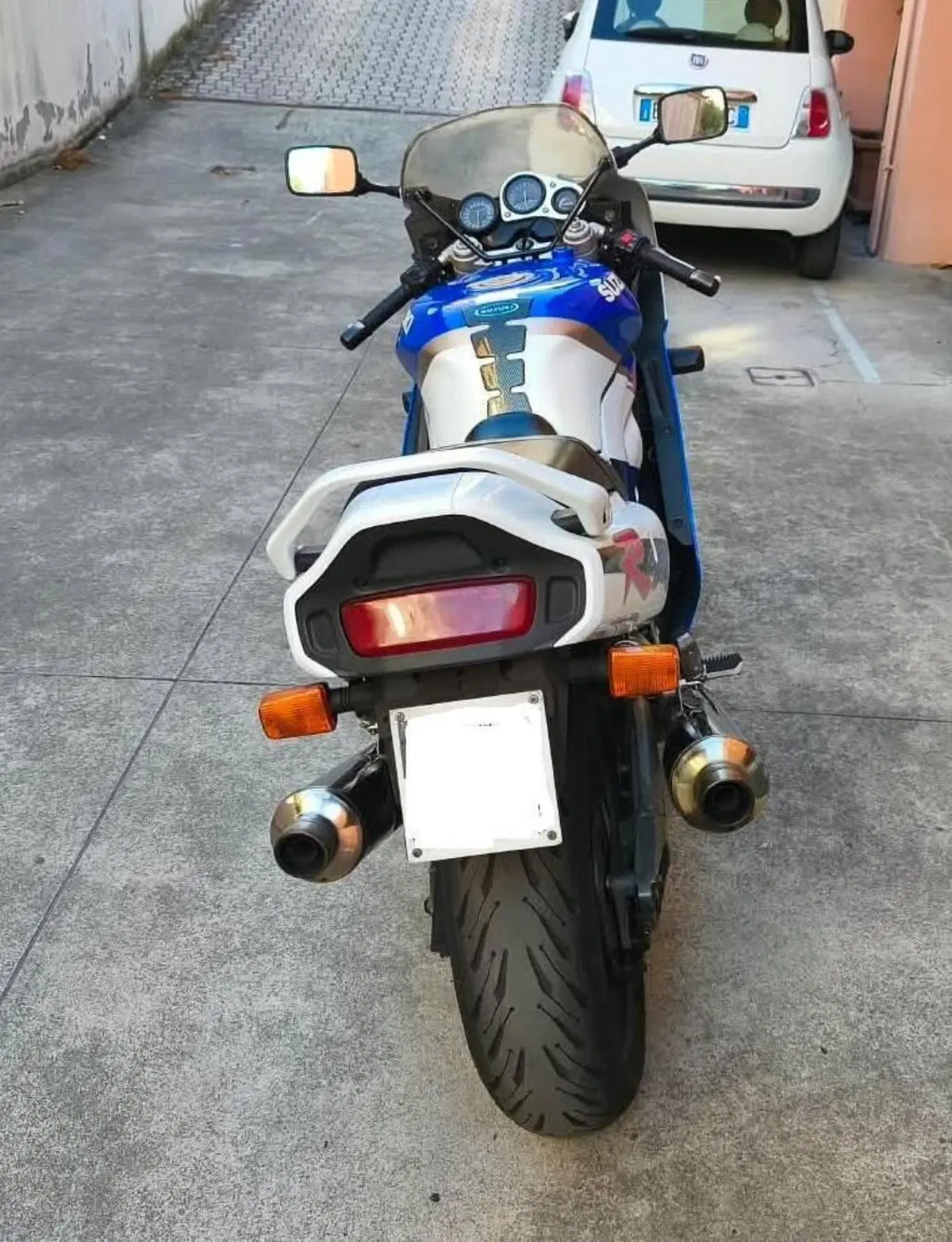Suzuki GSX-R tipo GU75B 05/1993 (4)