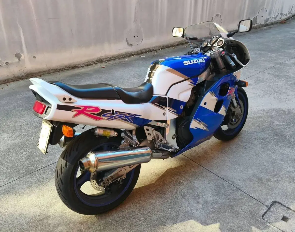Suzuki GSX-R tipo GU75B 05/1993 (6)