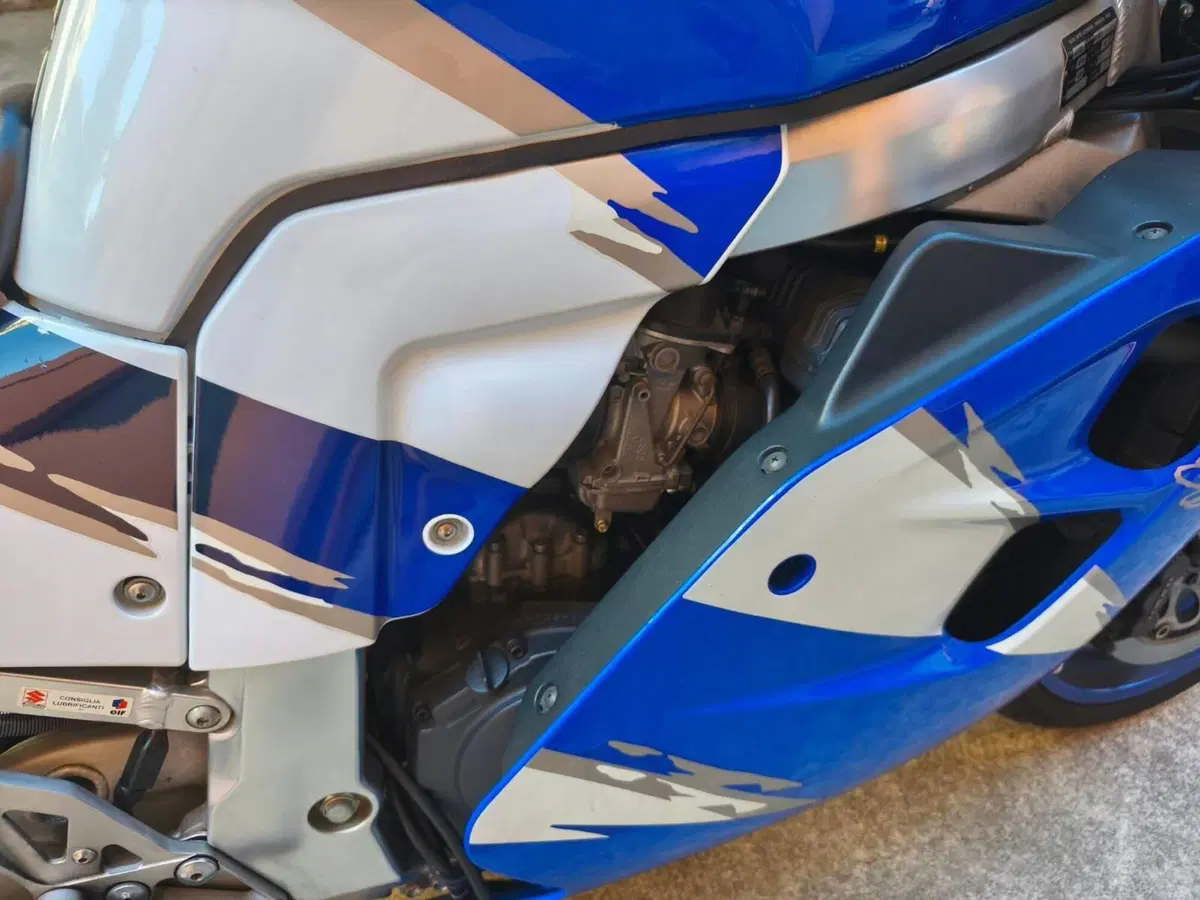 Suzuki GSX-R tipo GU75B 05/1993 (8)