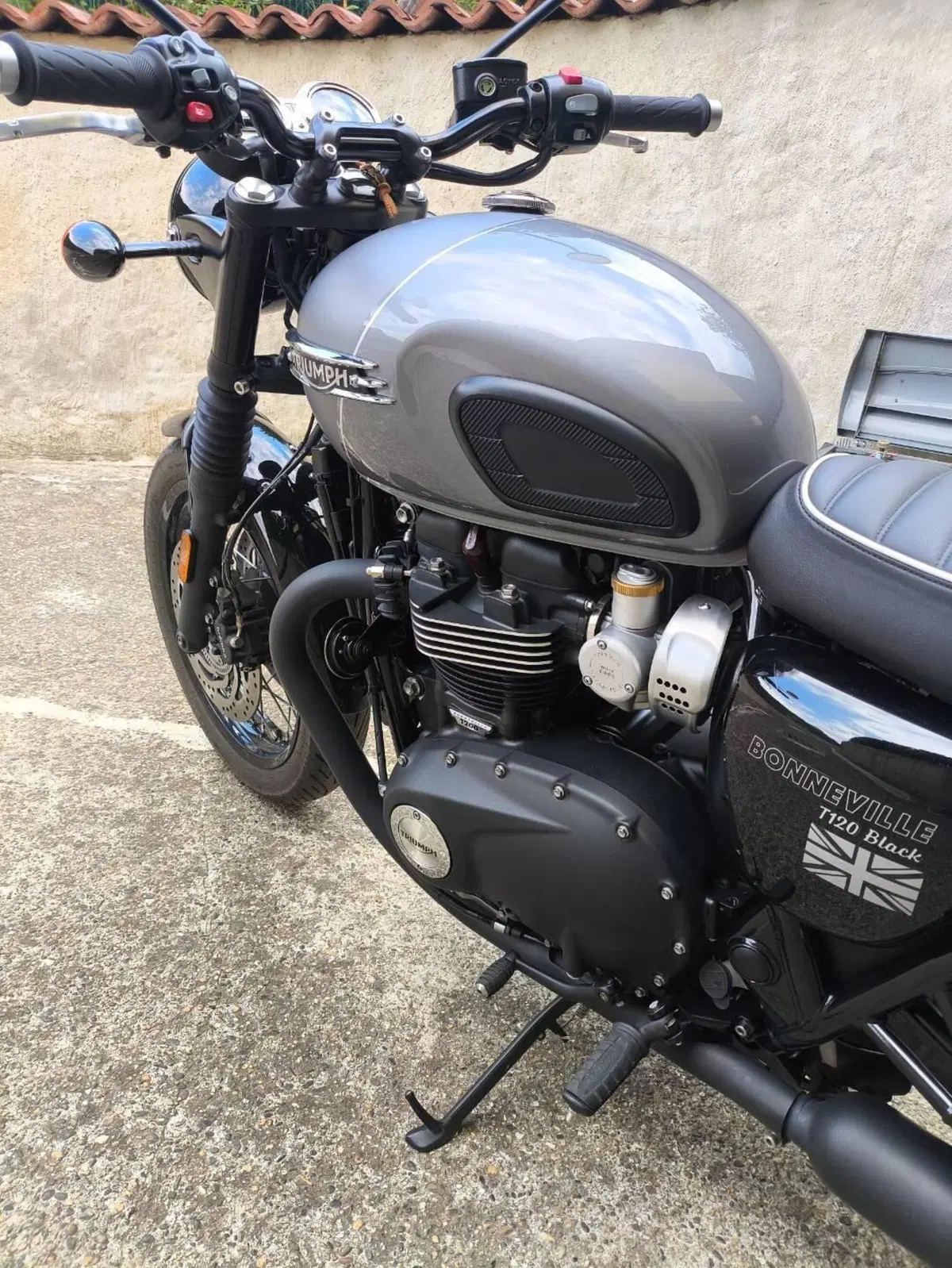 Triumph Bonneville T120 Black (2021 - 25) (6)
