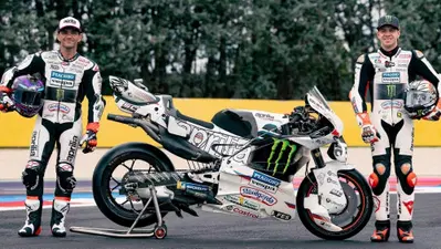 MotoGP 2026. GP di San Marino a Misano. Aprilia con livrea bianca: omaggio a Gilles Villeneuve e agli 80 anni di Vespa Piaggio