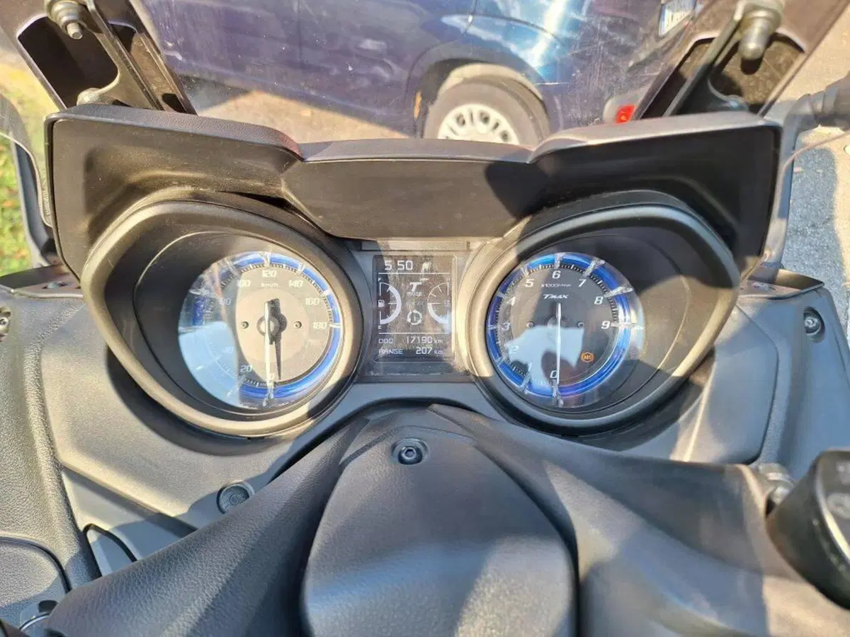 Yamaha T-Max 560 (2020 - 21) (4)