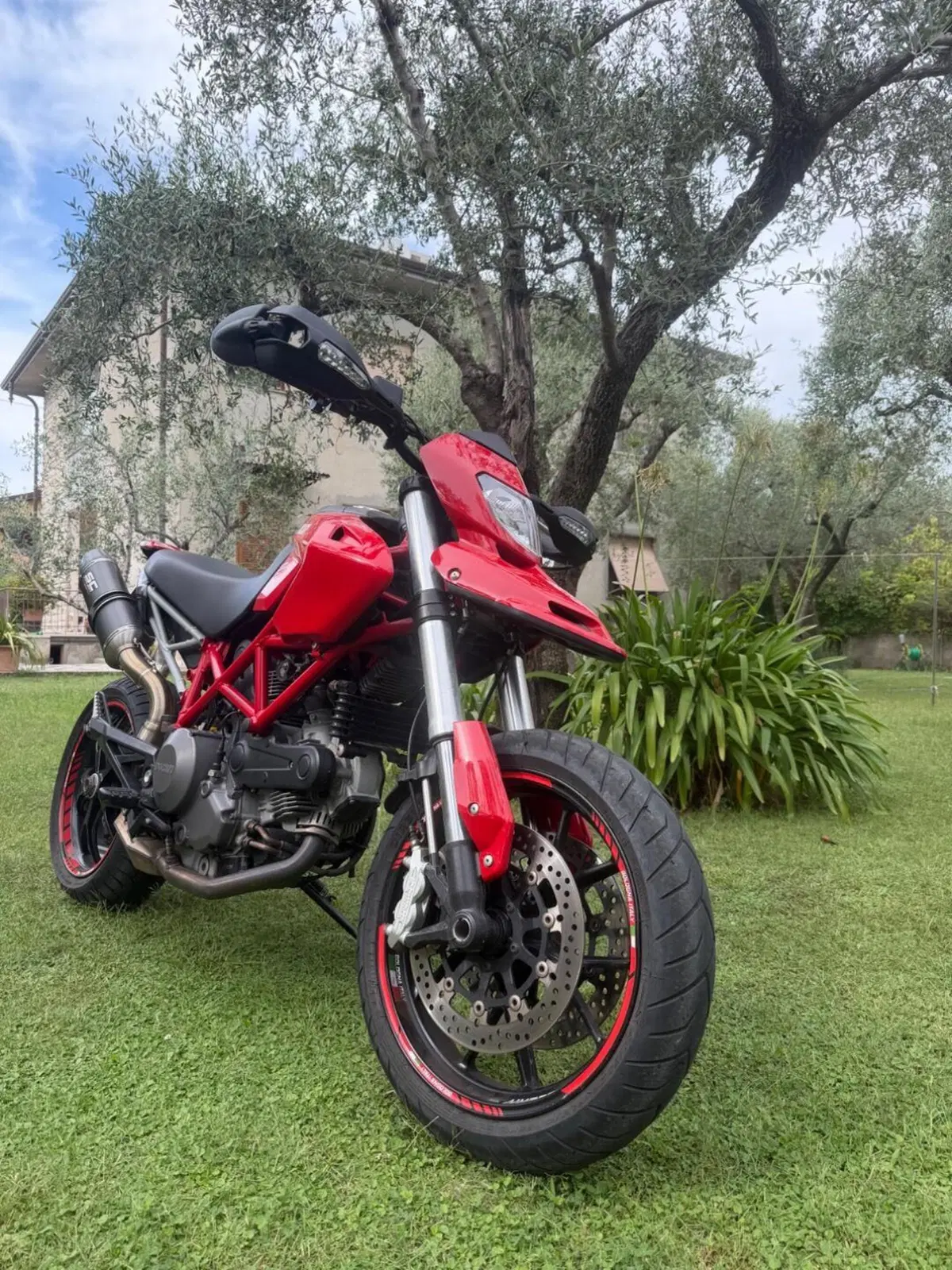 Ducati Hypermotard 796 (2012) (2)