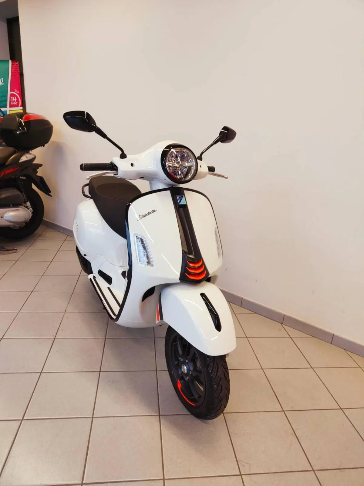 Vespa GTS 125 Supersport (2025 - 26) (6)