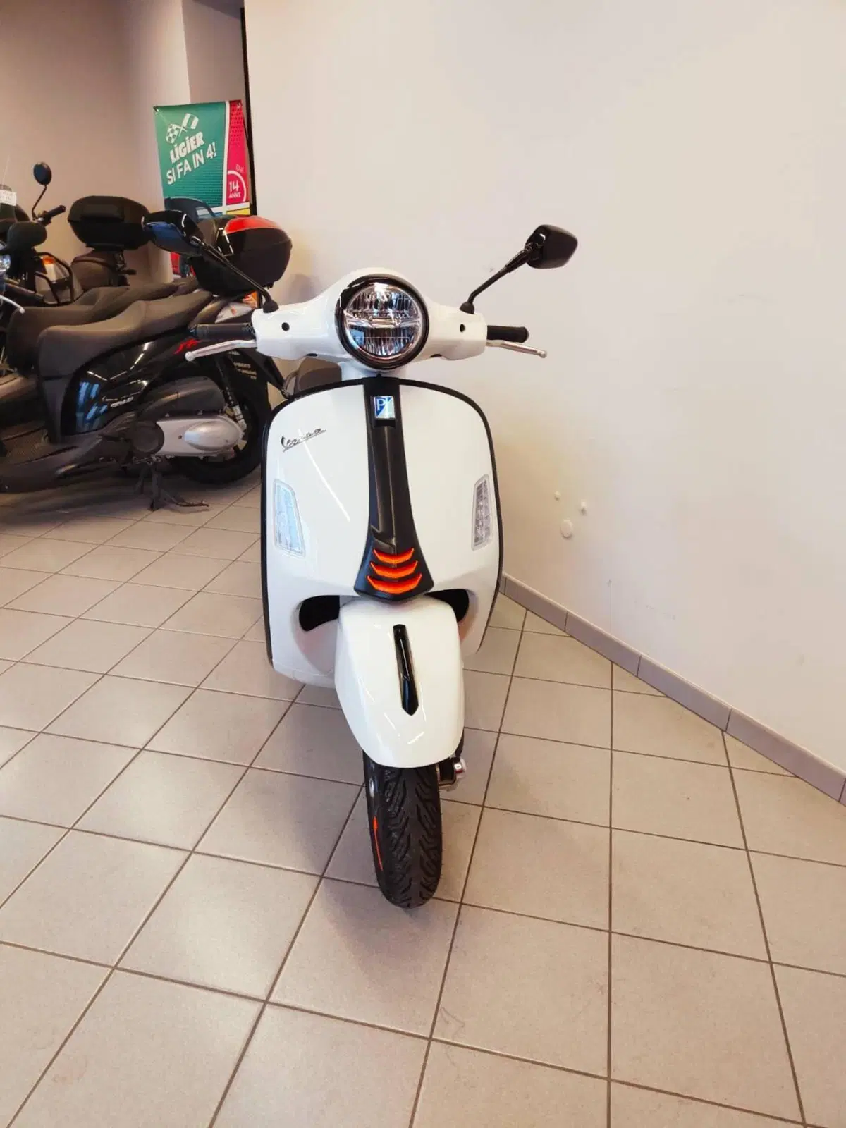 Vespa GTS 125 Supersport (2025 - 26) (7)