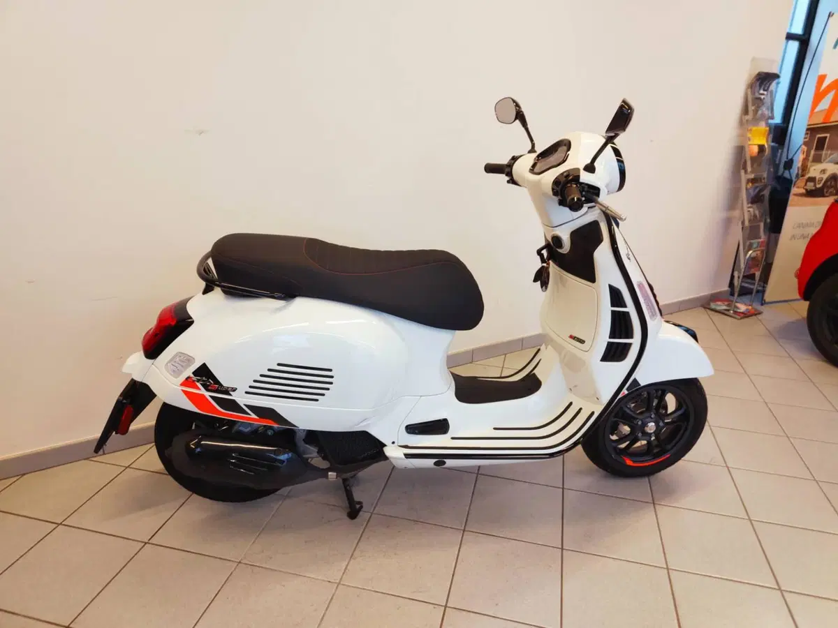Vespa GTS 125 Supersport (2025 - 26) (8)