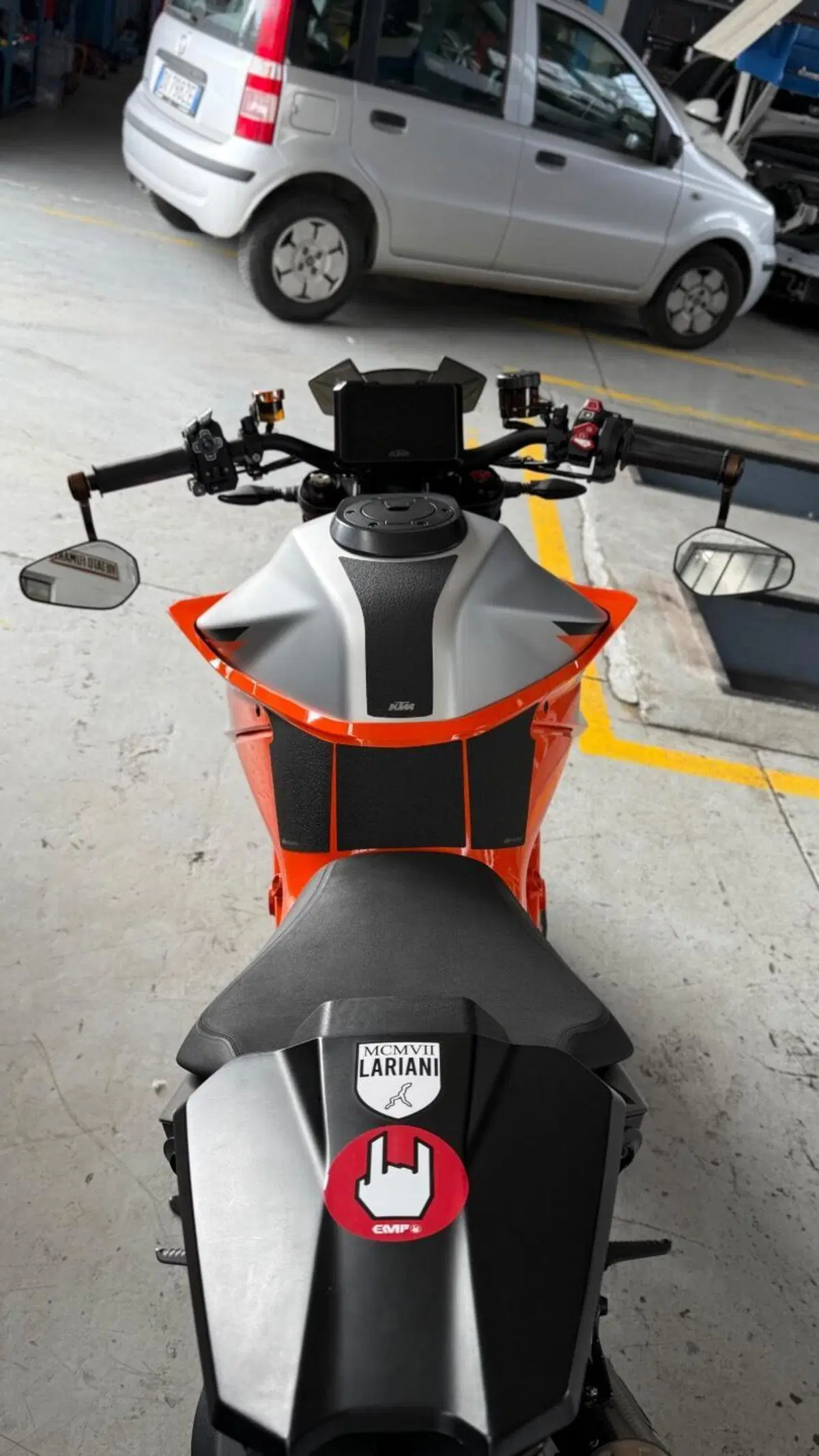 KTM 1290 Super Duke R (2021 - 23) (4)