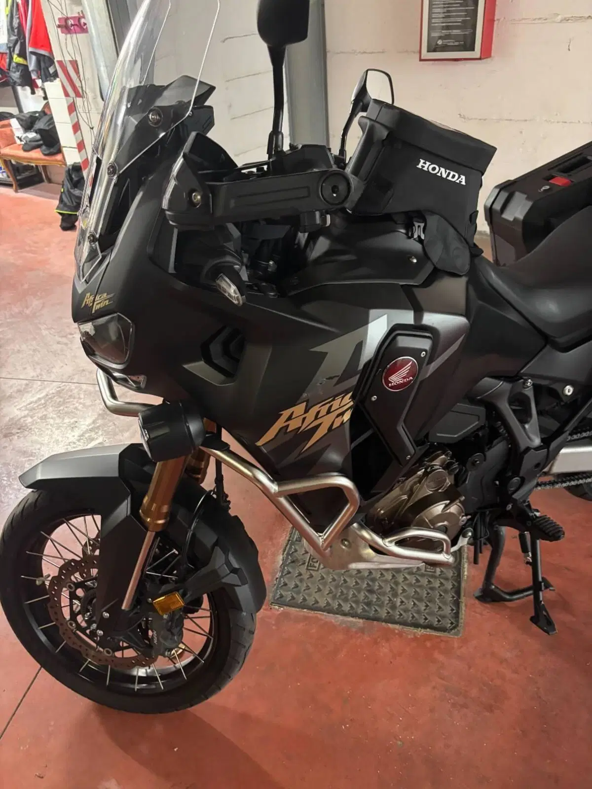 Honda Africa Twin CRF 1100L Adventure Sports DCT Travel Edition (2024 - 26) (2)