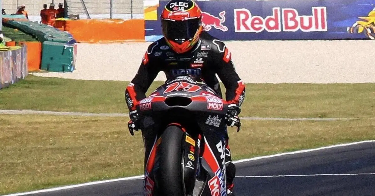 MotoGP 2026. GP di San Marino a Misano. Moto2: Manu Gonzalez vince, ma è caos in partenza! Piqueras innesca la caduta di Agius e Holgado, Arbolino 5°[CLASSIFICA]