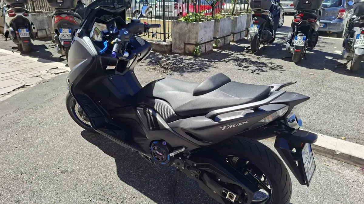 Yamaha T-Max 530 Iron Max (2014 - 17) (9)