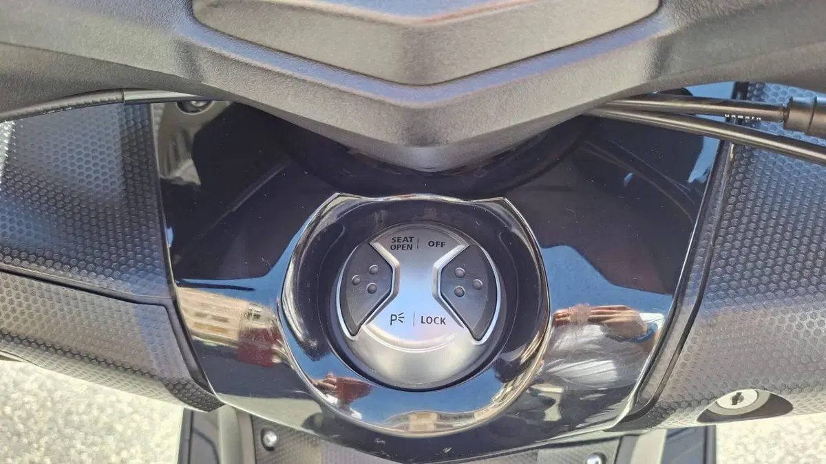 Yamaha T-Max 530 Iron Max (2014 - 17) (14)