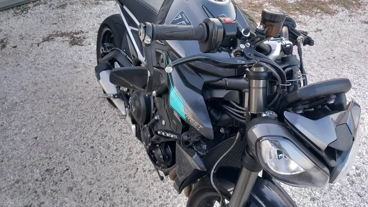 Triumph Street Triple 765 RS (2023 - 26) (3)