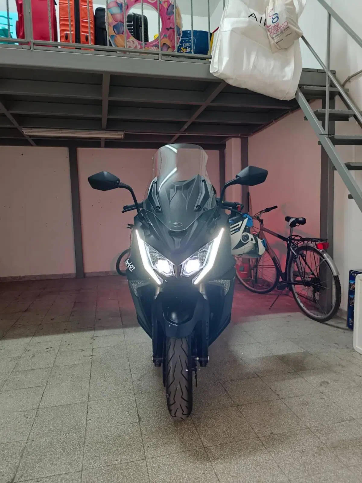Kymco AK 550 ETS (2021 - 26)