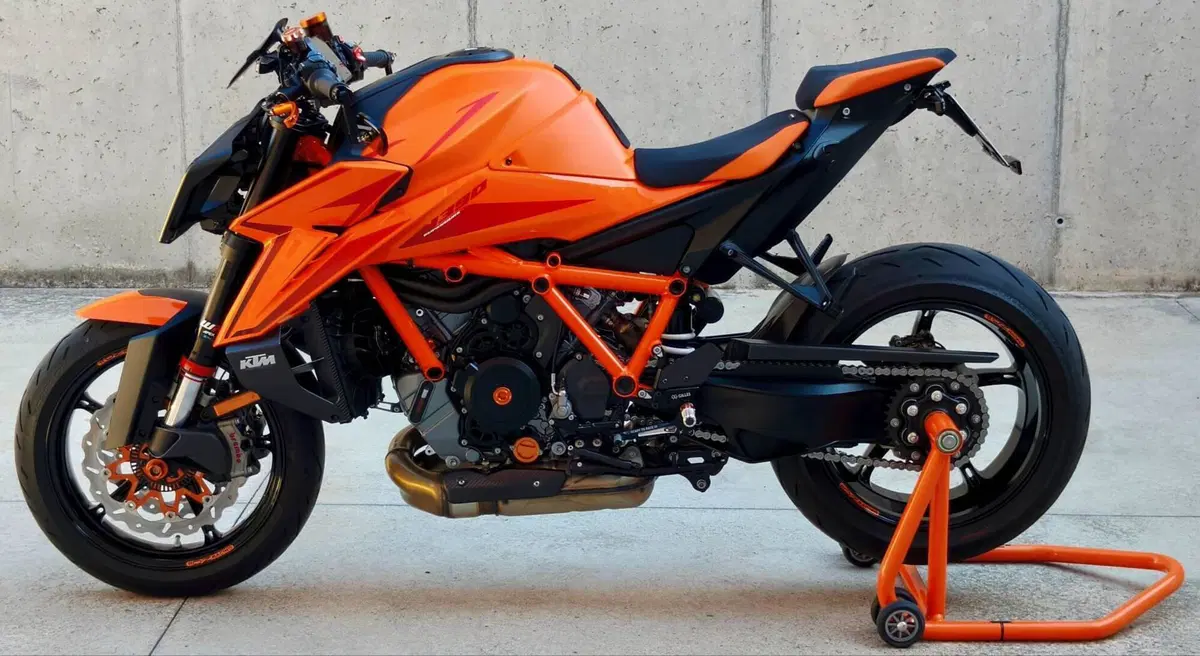 KTM 1390 Super Duke R (2024 - 26) (2)