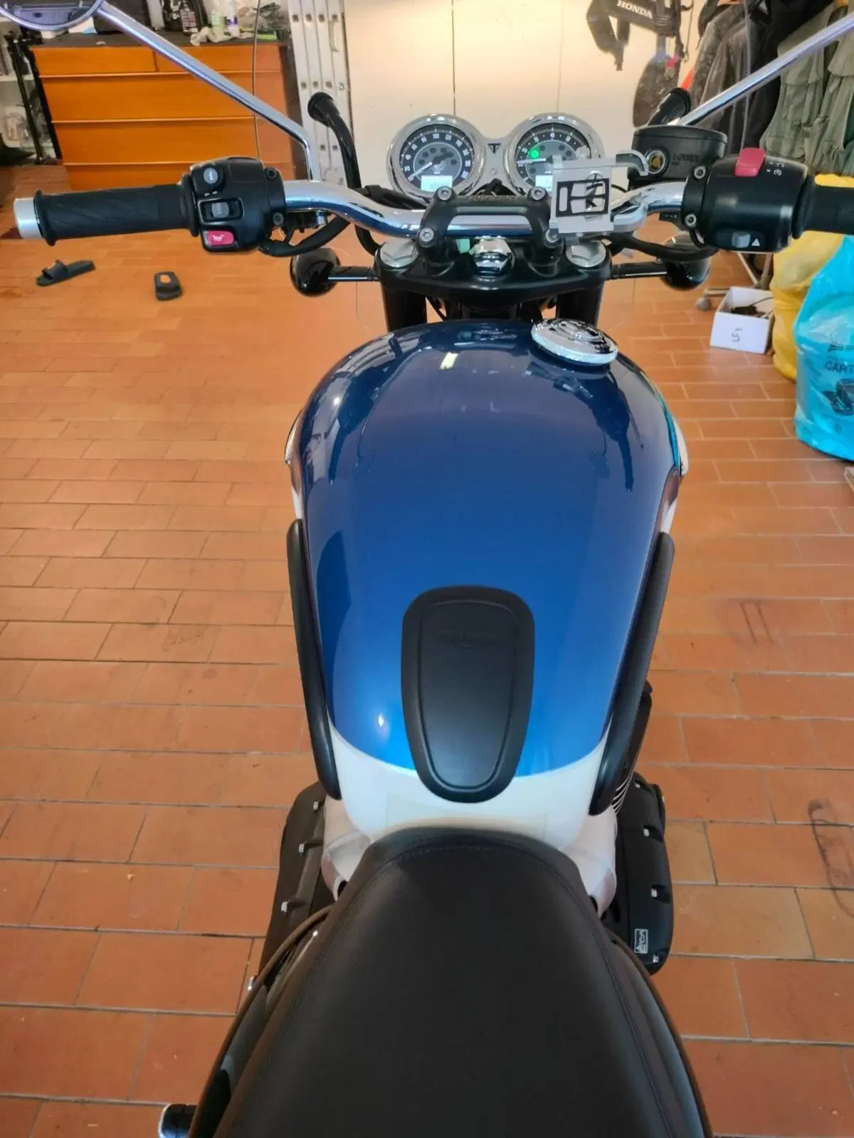 Triumph Bonneville T100 (2021 - 25) (5)