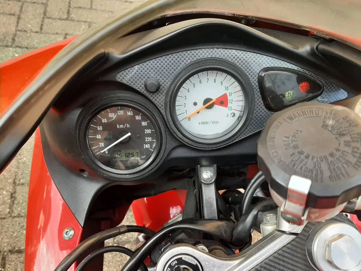 Suzuki SV 650 S (1999 - 02) (2)