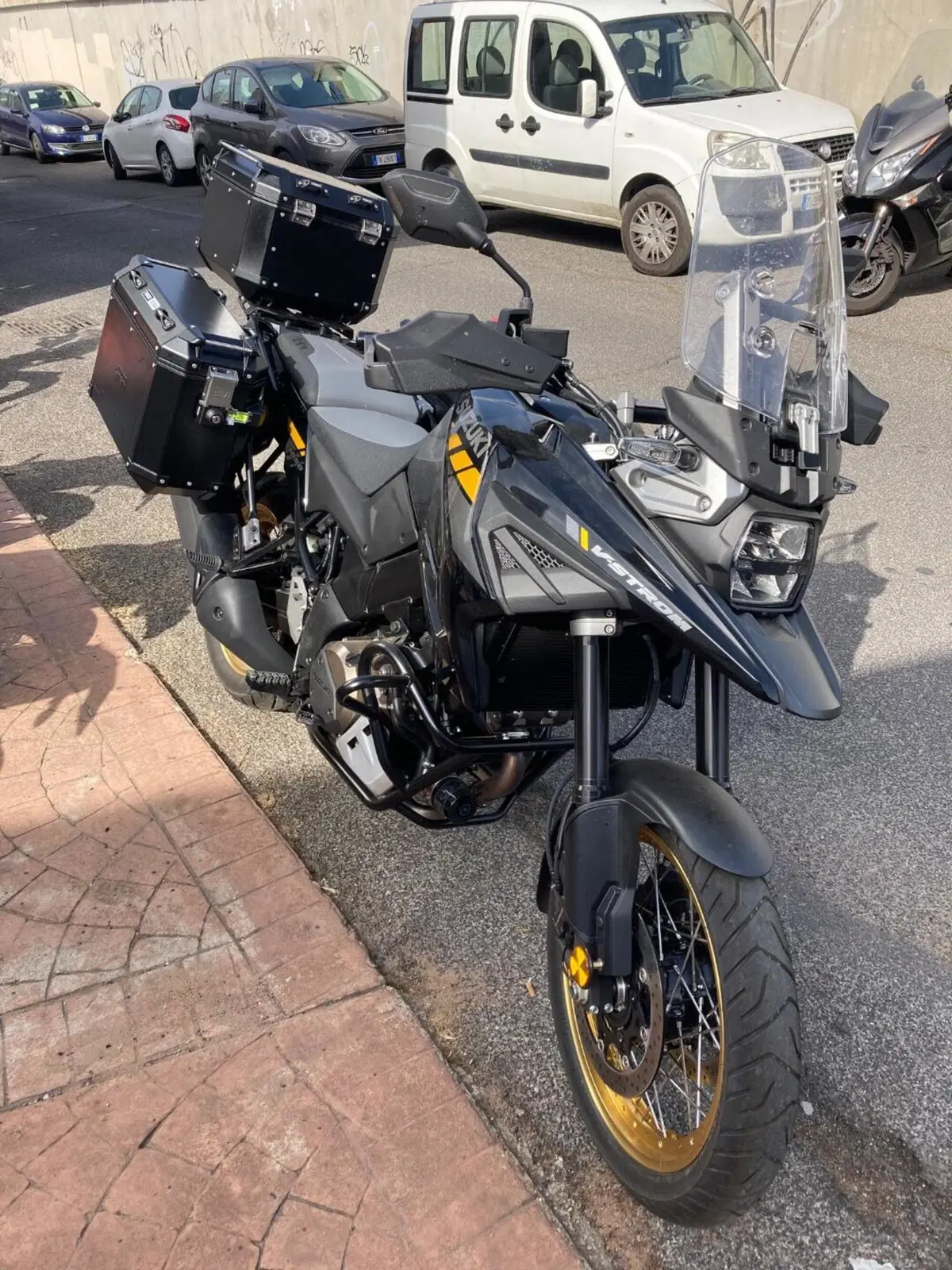 Suzuki V-Strom 1050XT (2020 - 23) (2)