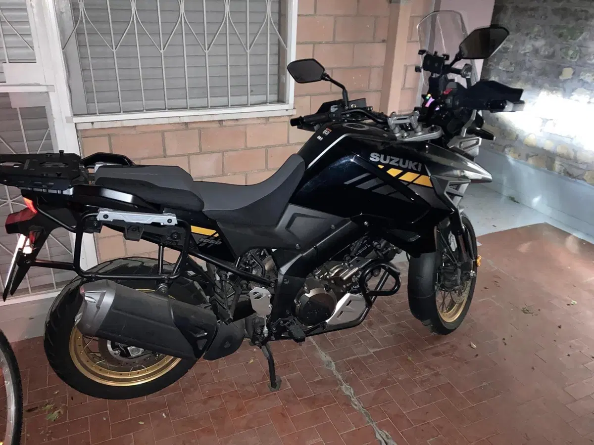 Suzuki V-Strom 1050XT (2020 - 23) (4)