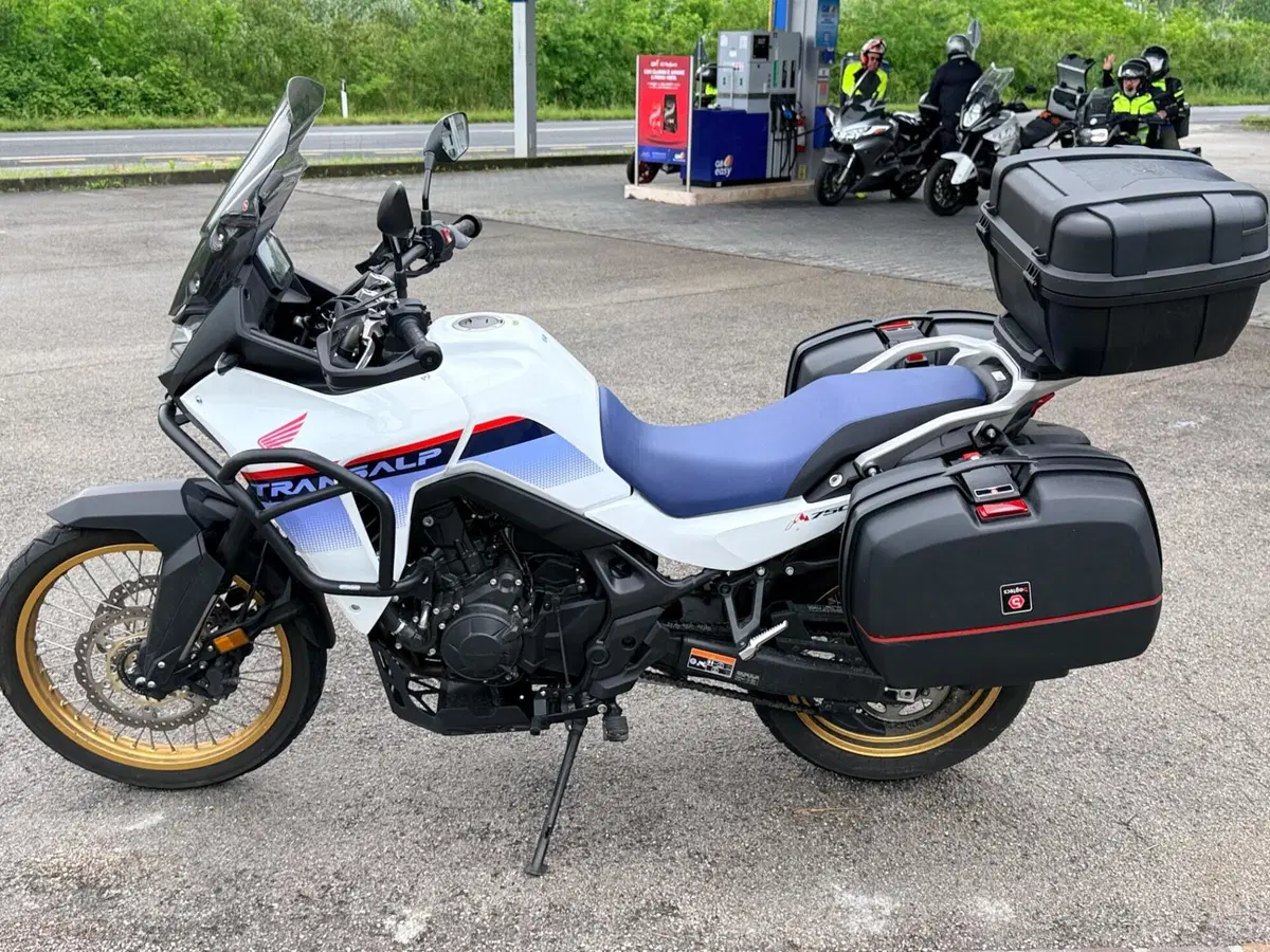 Honda Transalp XL750 (2025) (2)