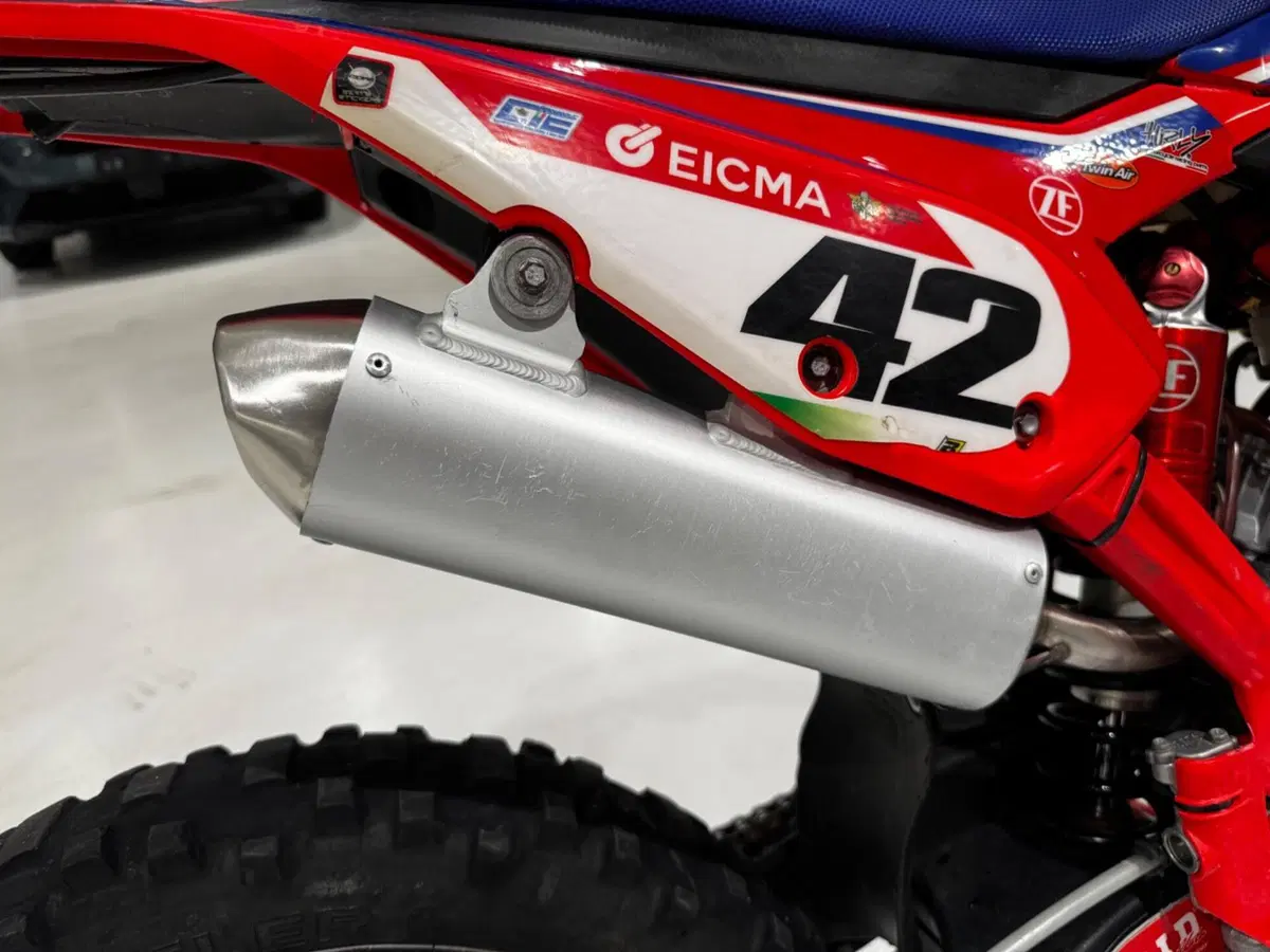 Betamotor RR 125 2T Enduro Racing (2022) (9)