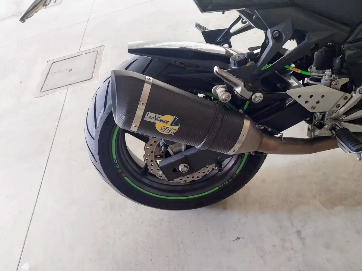 Kawasaki Z 750 (2007 - 14) (7)