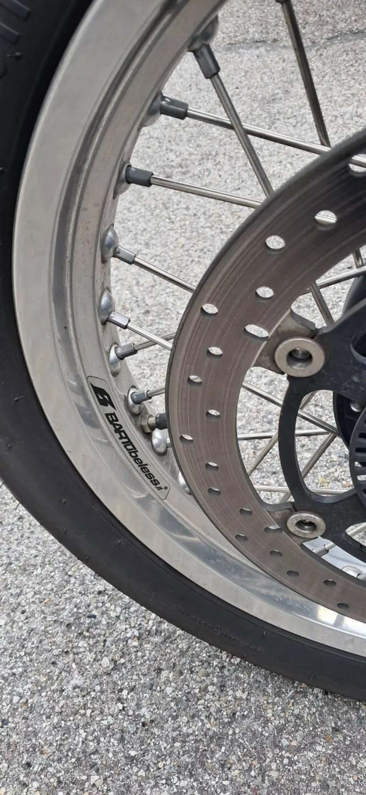 Moto Guzzi V7 III Special (2017 - 20) (2)